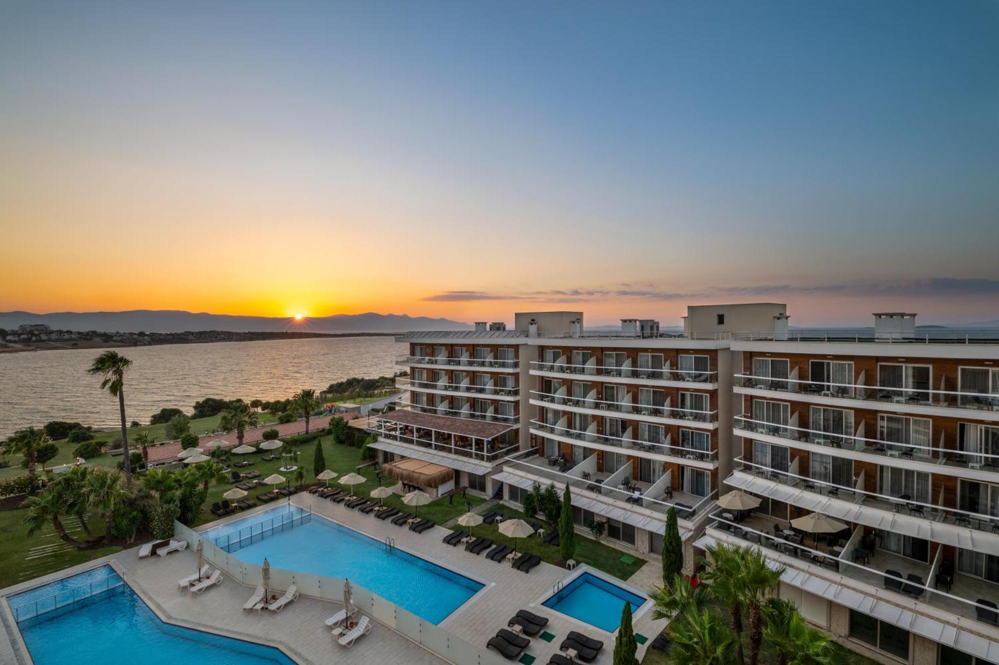 La Quinta By Wyndham Cesme Esmirna Exterior foto
