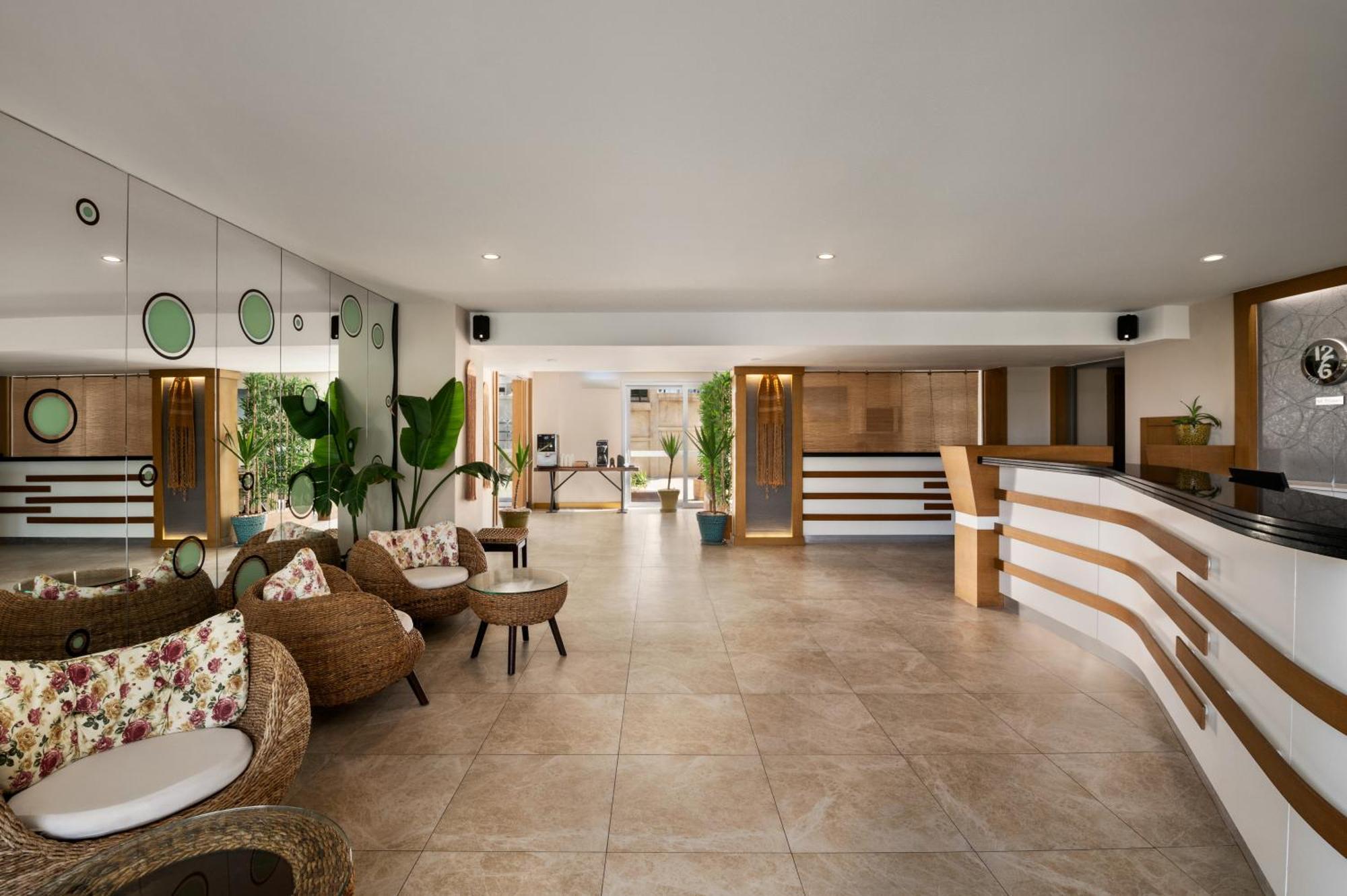 La Quinta By Wyndham Cesme Esmirna Exterior foto