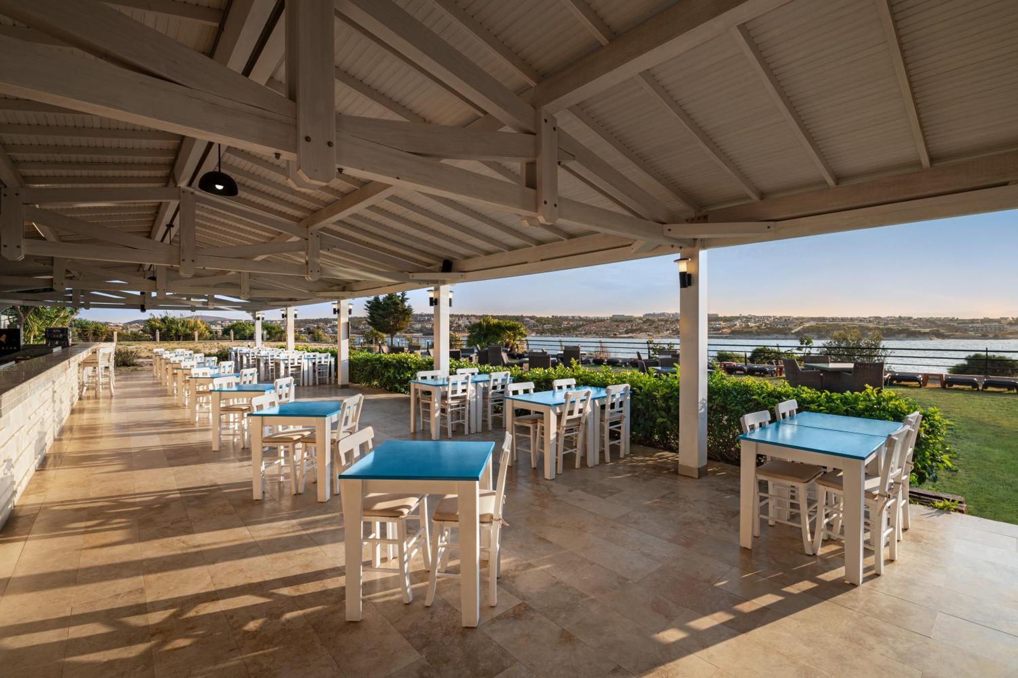 La Quinta By Wyndham Cesme Esmirna Exterior foto