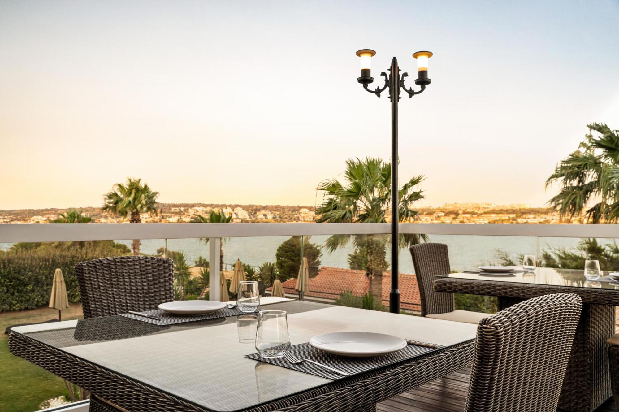 La Quinta By Wyndham Cesme Esmirna Exterior foto