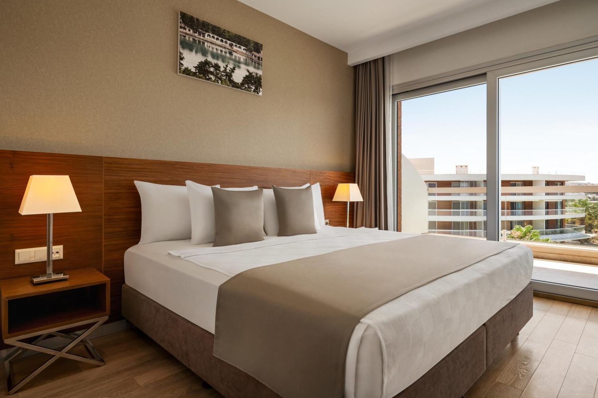 La Quinta By Wyndham Cesme Esmirna Exterior foto