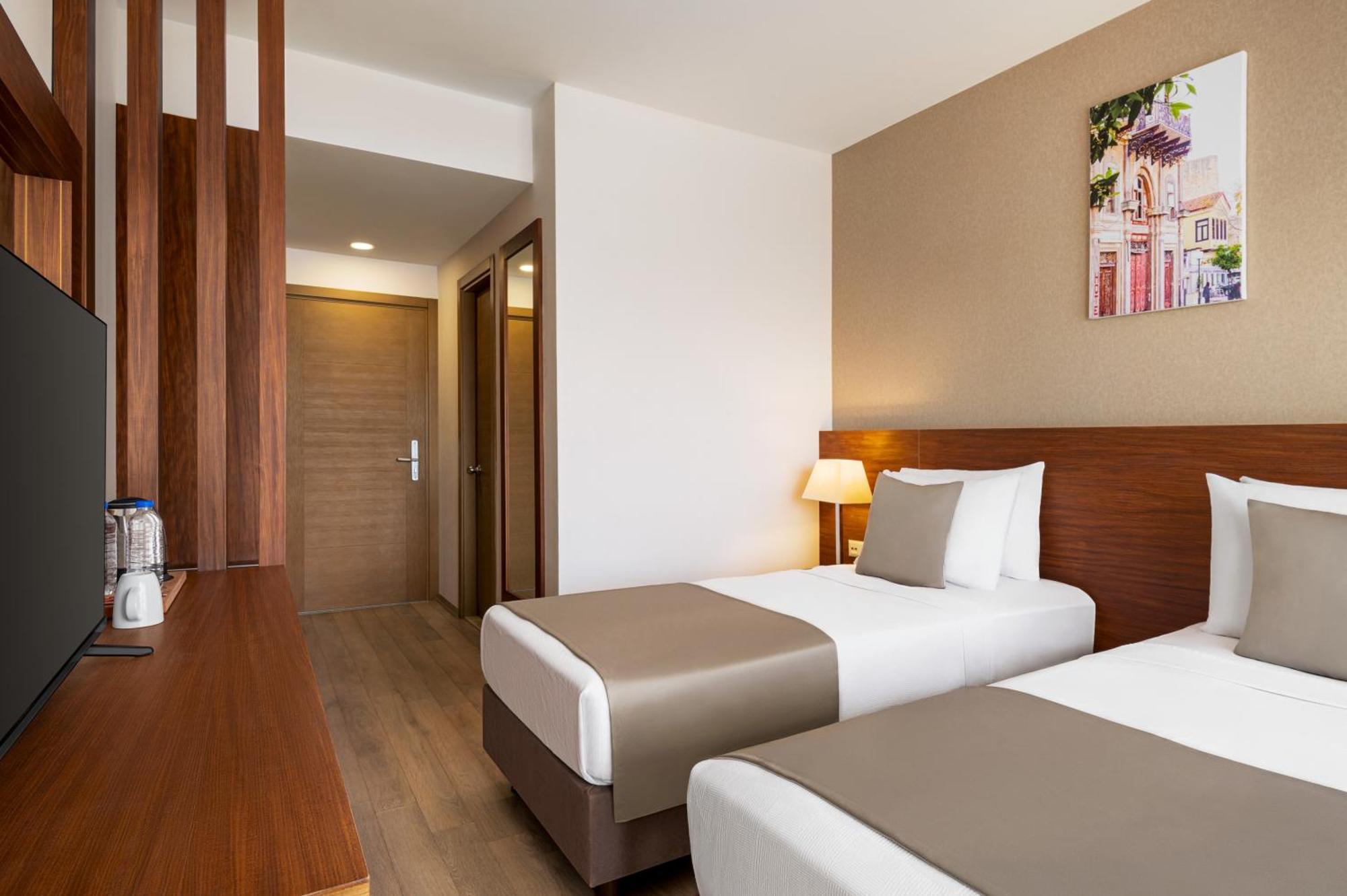 La Quinta By Wyndham Cesme Esmirna Exterior foto