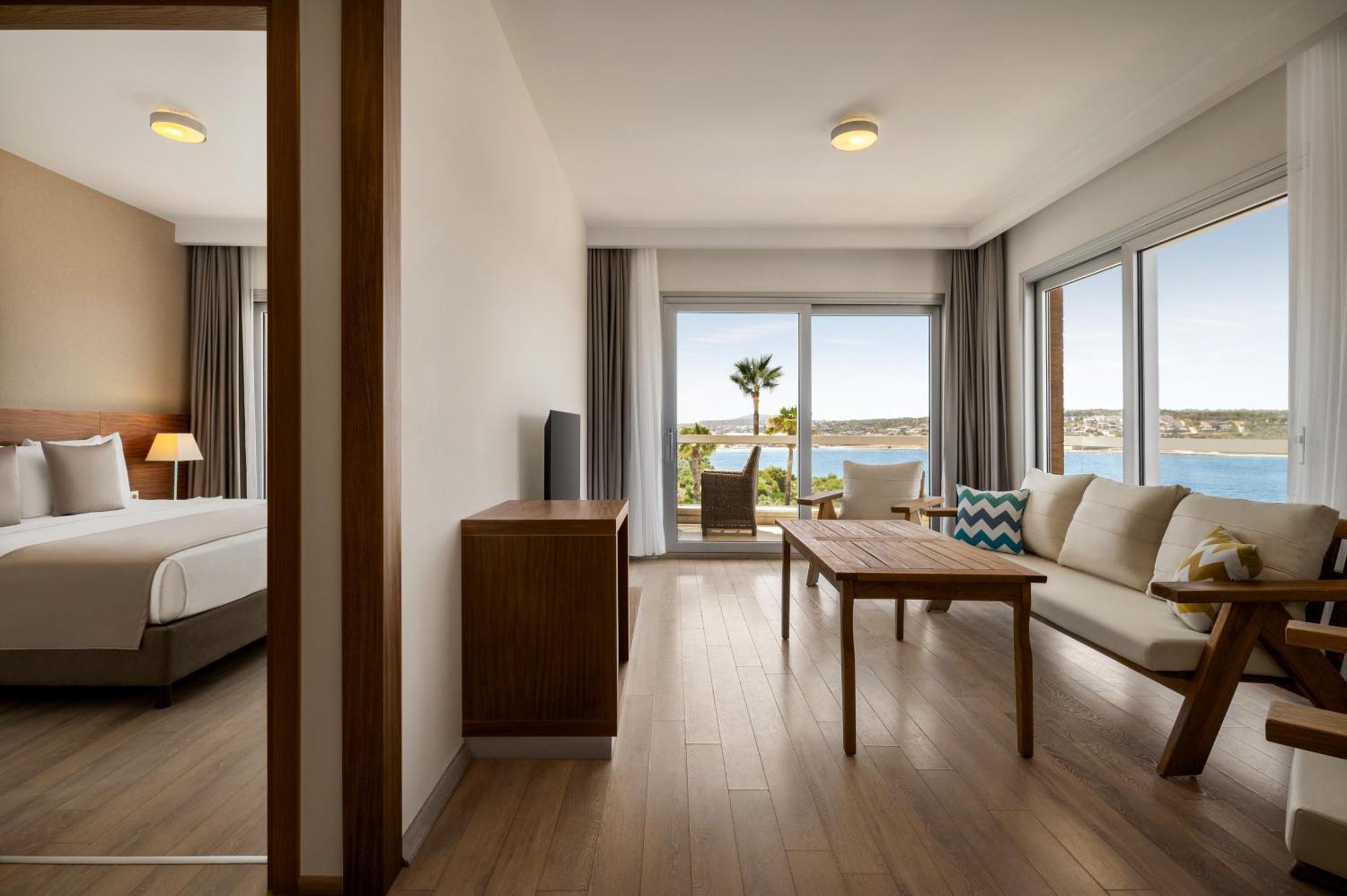 La Quinta By Wyndham Cesme Esmirna Exterior foto