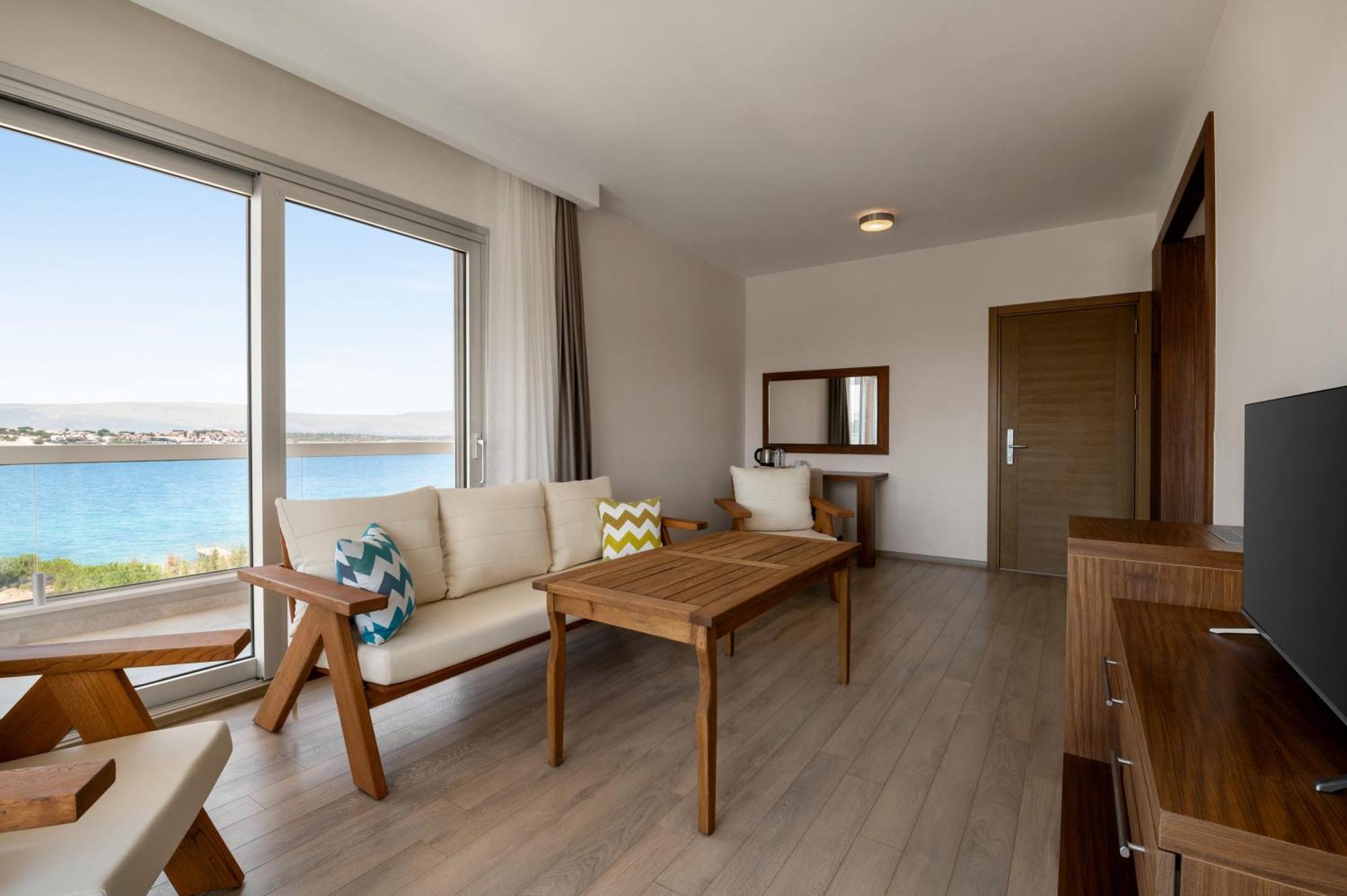 La Quinta By Wyndham Cesme Esmirna Exterior foto