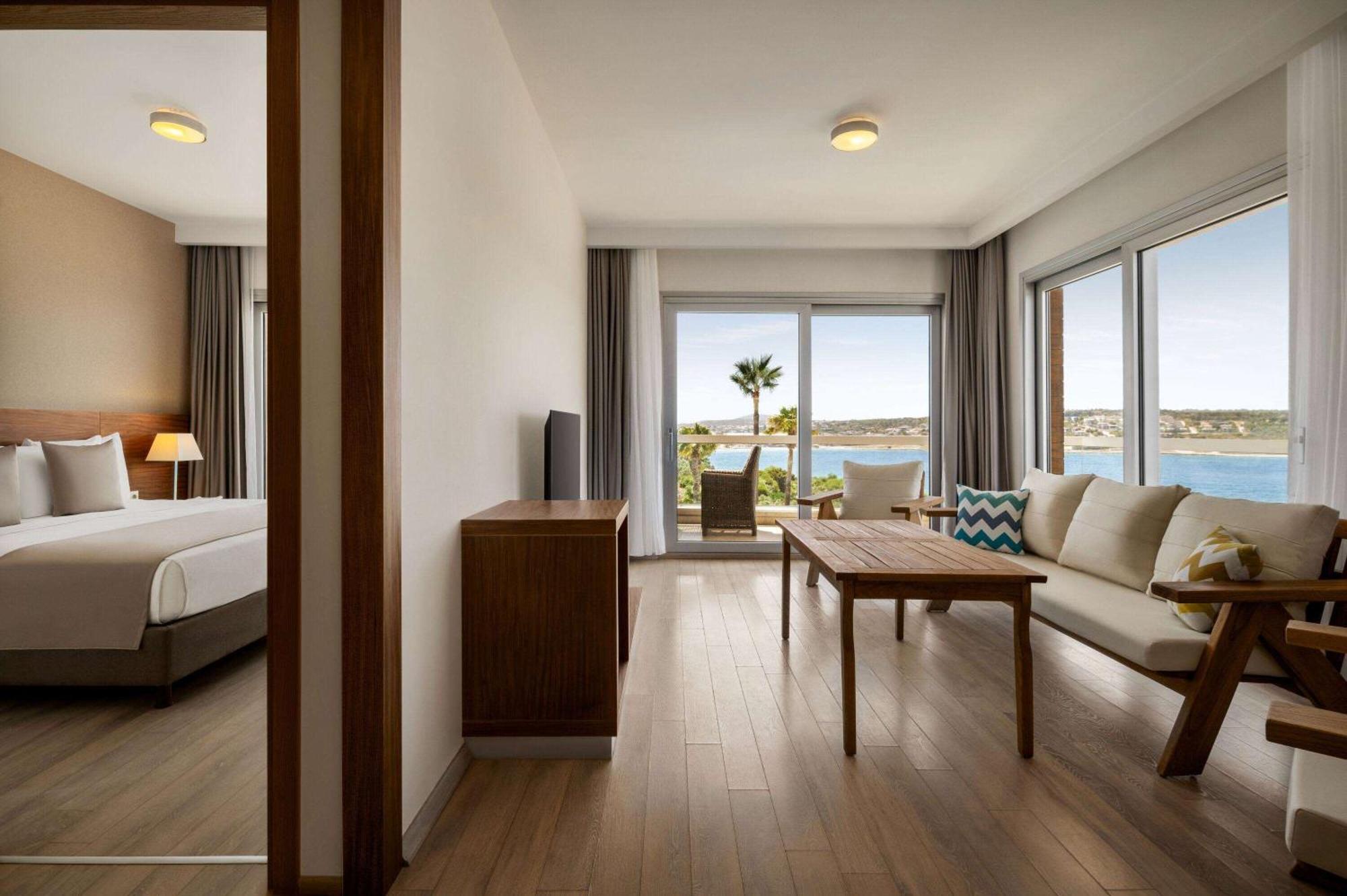 La Quinta By Wyndham Cesme Esmirna Exterior foto
